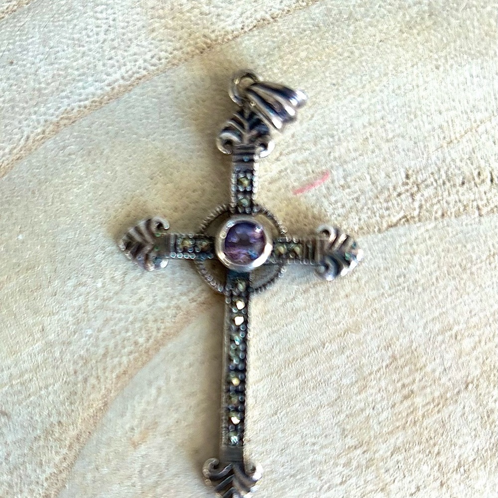 🔥🔥50% Vintage Sterling Silver Marcasite Amethyst Cross Pendant - Picture 6 of 9